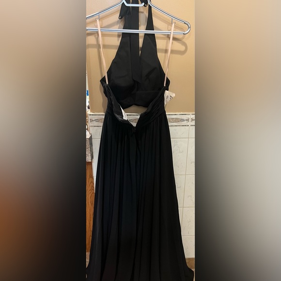Black Fame and Partners Halter Dress - Picture 2 of 3